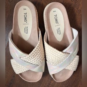 TOMS Cross Over Platform Slides